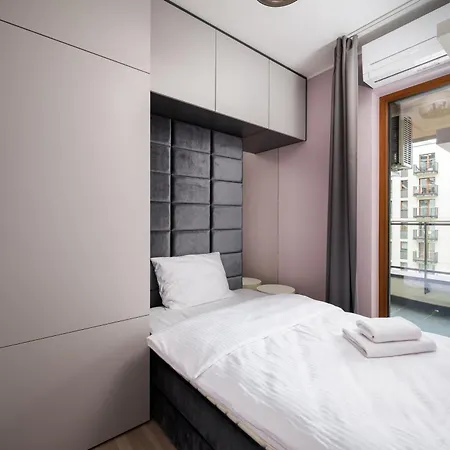 Metro Wierzbno Stylish By Bookinghost Apartman